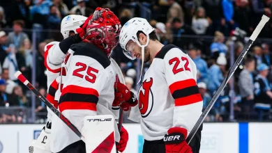 Markstrom makes 32 saves, helps Devils edge Mammoth