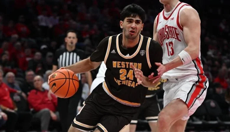 Men's Basketball Closes Out 2025 at Toledo