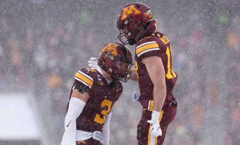 Minnesota looks to stretch bowl winning streak to 9 when it faces New Mexico in Rate Bowl