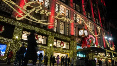 Mom changing baby's diaper stabbed in Macy’s Herald Square bathroom