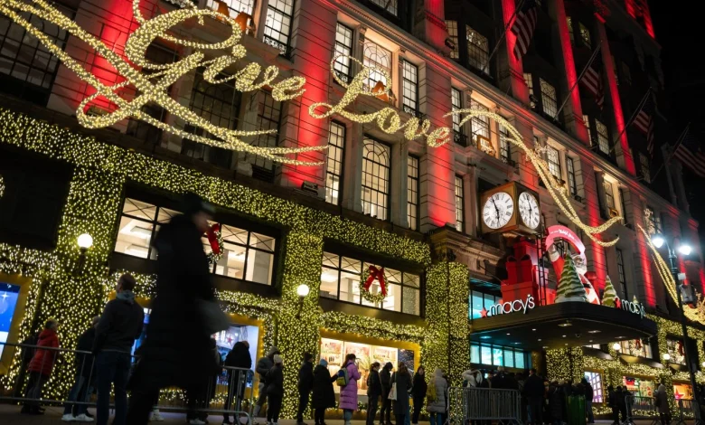 Mom changing baby's diaper stabbed in Macy’s Herald Square bathroom