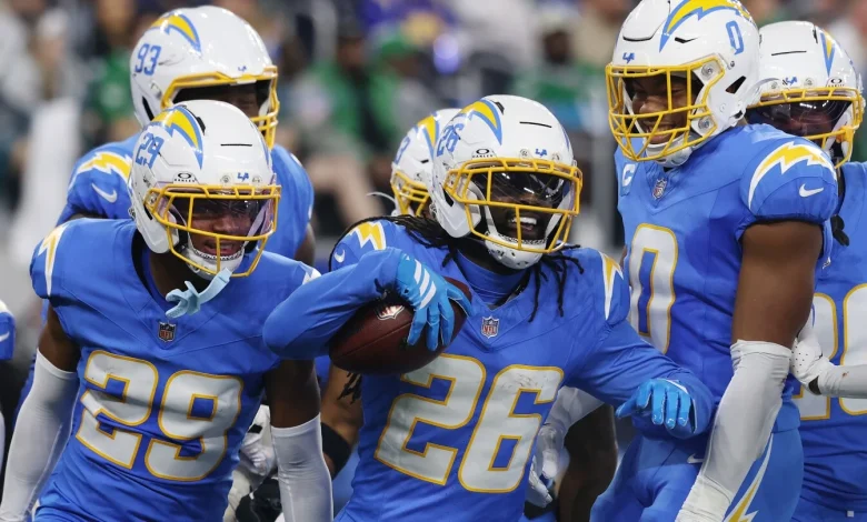 Monday Night Football: Chargers lead Eagles 10-6 after first half with six combined turnovers