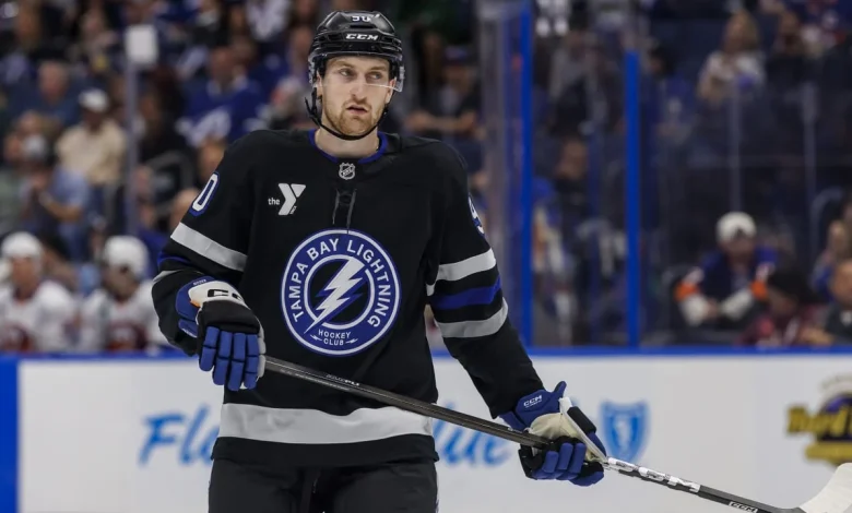 Moser signs 8-year, $54 million contract with Lightning