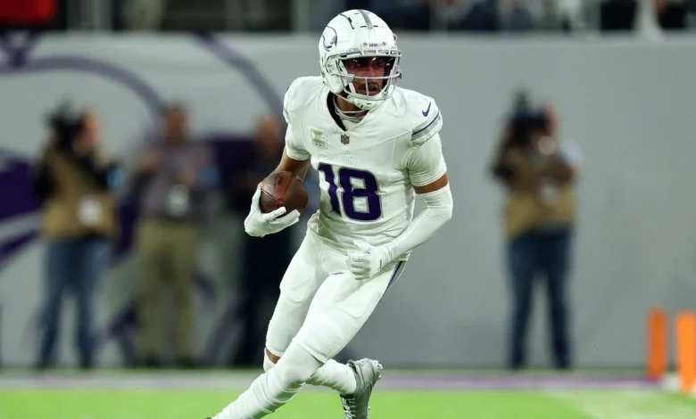 NFL Week 17 uniforms: Vikings' all-white leads Christmas threads
