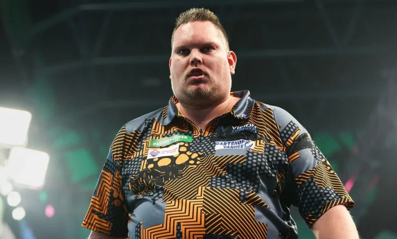 Na drie gemiste wedstrijdpijlen gaat darter Plaisier onderuit op WK