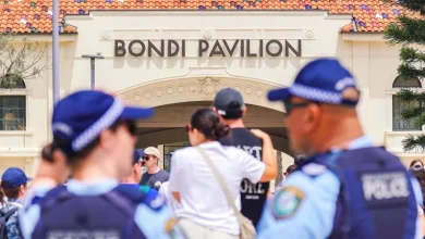 New dashcam video shows couple confronting Bondi Beach gunman before deadly rampage