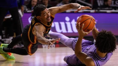 No. 24 USC gives up 18-point lead, falling to Washington for first loss