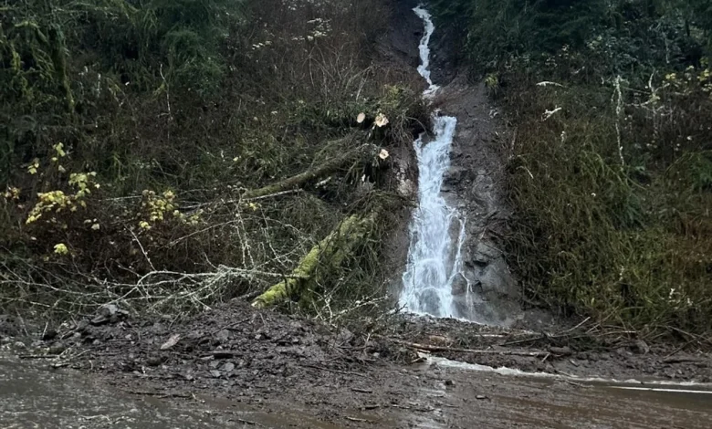 Northbound 101 reopens north of Lincoln City, after flooding, landslides close several main Oregon coastal routes
