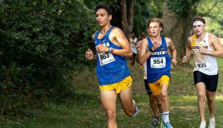 Ortiz Records Personal-Best Mile Time at Seahawk Shootout