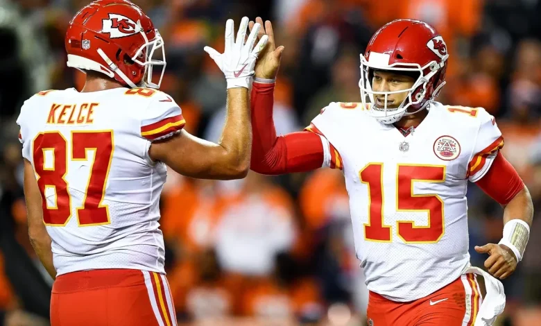 Patrick Mahomes, Travis Kelce make stylish entrance for Week 15 matchup vs. Chargers