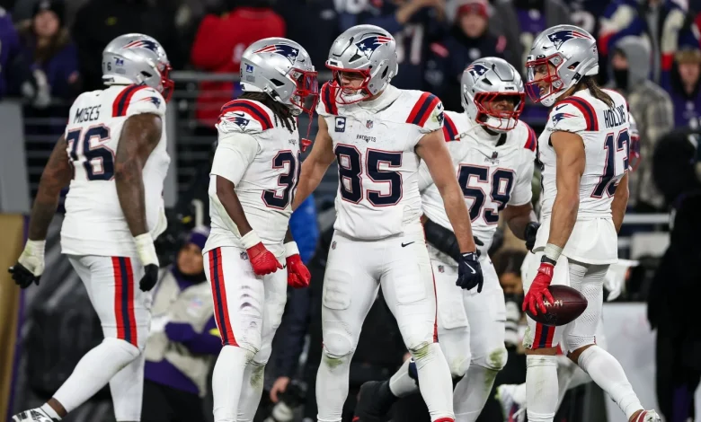 Patriots try to finish third 8-0 road record in team history