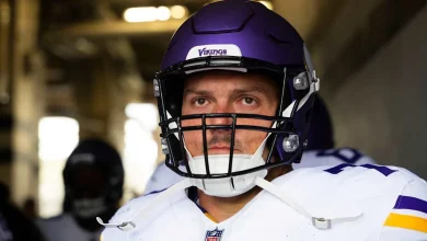 Place Center Ryan Kelly on IR, Sign Henry Byrd in Week 17 Roster Moves