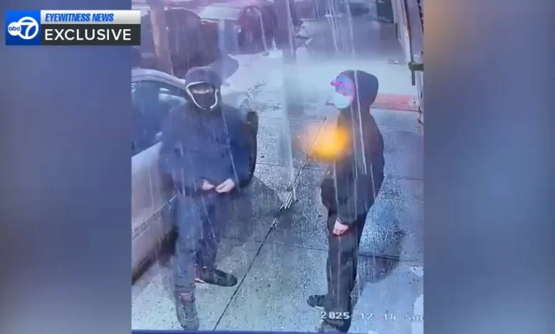 Police searching for 2 masked gunmen after 6 teens shot in East New York, Brooklyn