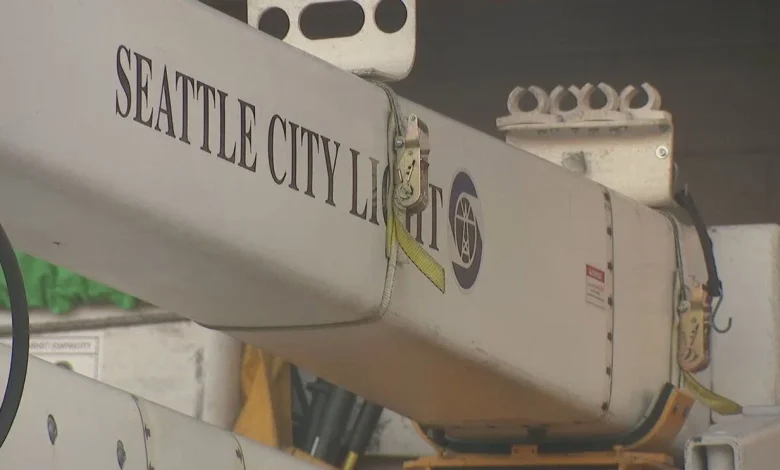 Power outages reported in several western Washington counties as strong winds pick up