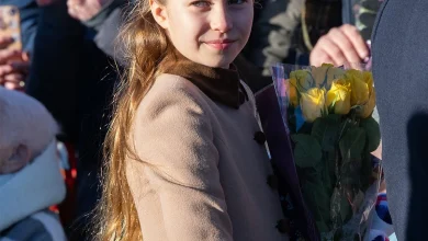 Prince William Reacts to Princess Charlotte Taking Selfies With Fans