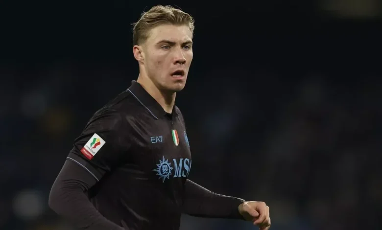 Rasmus Hojlund is answering Man United transfer question after club's risky move