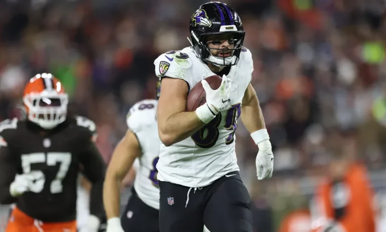 Ravens agree to a three-year, $39M extension with TE Mark Andrews