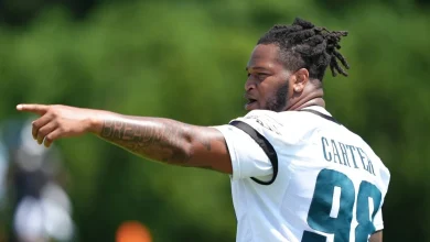 Report: Eagles DL Jalen Carter had procedure on both shoulders, won't play vs. Chargers