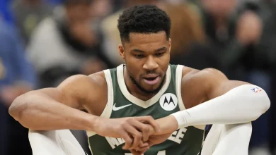 Report: Giannis Antetokounmpo weighs future with Bucks; fans react