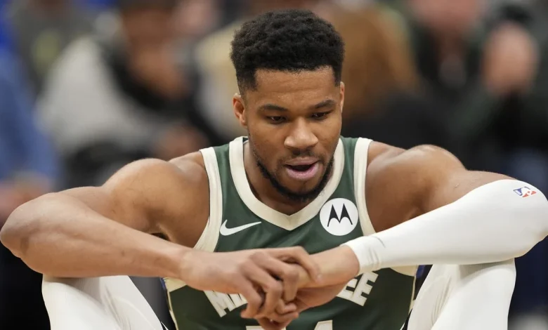 Report: Giannis Antetokounmpo weighs future with Bucks; fans react