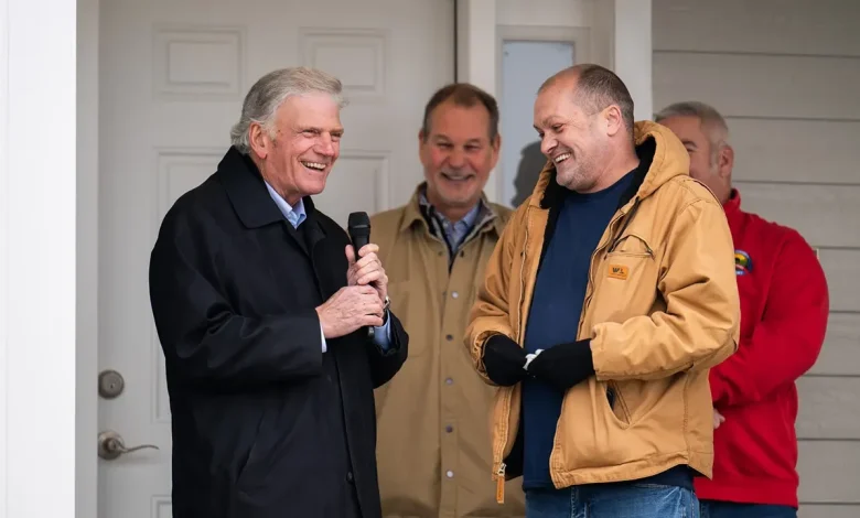 Rev. Franklin Graham delivers Kentucky flood survivors new homes for Christmas: ‘We can finally breathe’