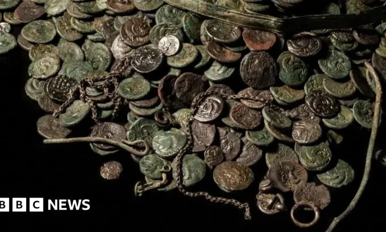 Rewards for historical finds law set for debate