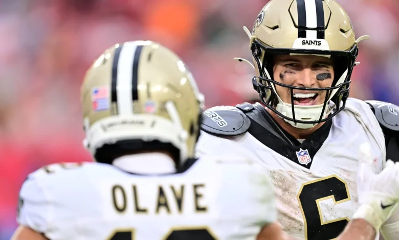 Saints upset Bucs 24-20, dropping Tampa Bay into a first-place tie in division