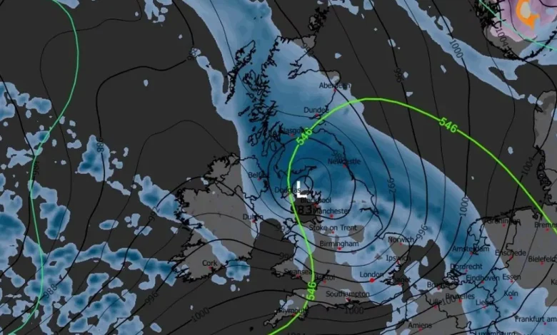 Scotland could be hit by 3 massive snow blizzards in run up to Christmas
