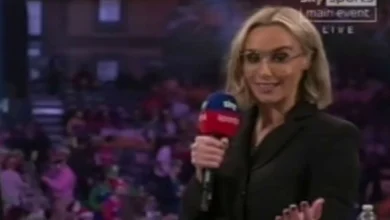 'Serious operator' Anna Woolhouse stuns in elegant black outfit on Sky Sports as darts fans say 'the game is so back'