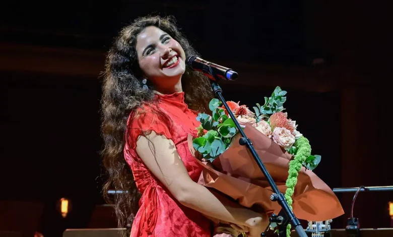 Silvana Estrada es la primera coatepecana en llegar al show de Jimmy Kimmel junto a la Filarmónica de Los Ángeles