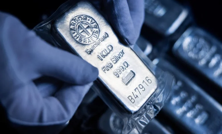 Silver Extends Record-Breaking Rally on Tight Global Supplies