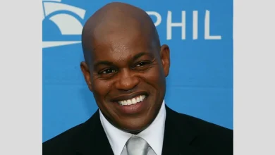 Singer Jubilant Sykes fatally stabbed at his California home, and his son is in custody