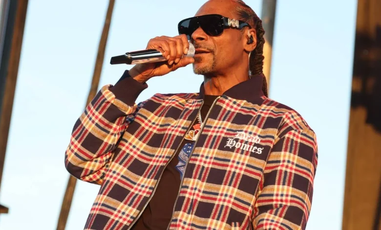 Snoop Dogg Performs Halftime Show With Huntr/x, Lainey Wilson: Watch