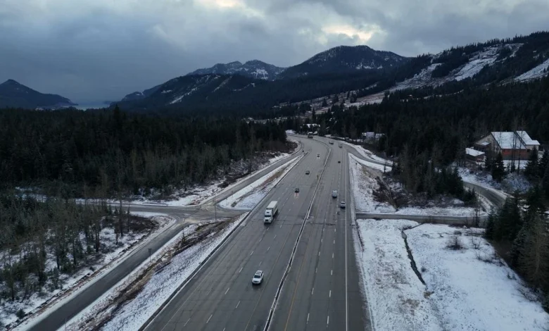 Snoqualmie Pass expects 10-15 inches of snow after blizzard warning