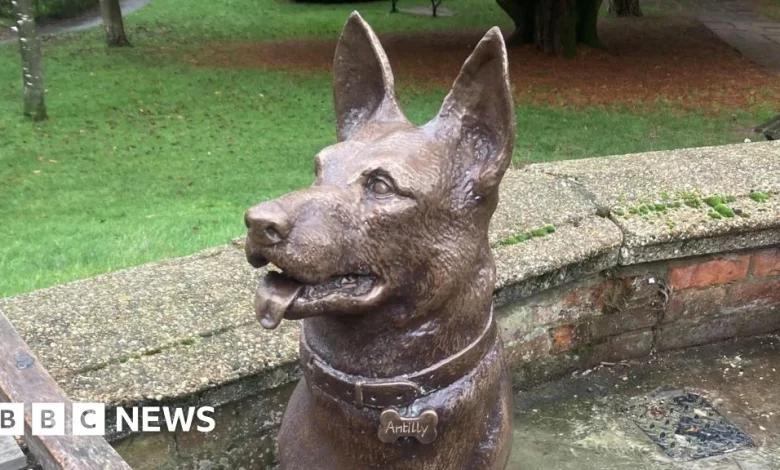 Statue of After Life's Vislor Antilly unveiled in Hemel Hempstead
