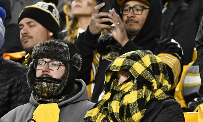 Steelers fans boo during 'Renegade' at Acrisure Stadium