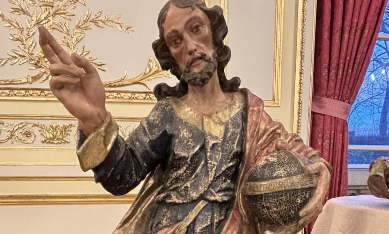 Stolen Czech church statues return home from France after 30 years