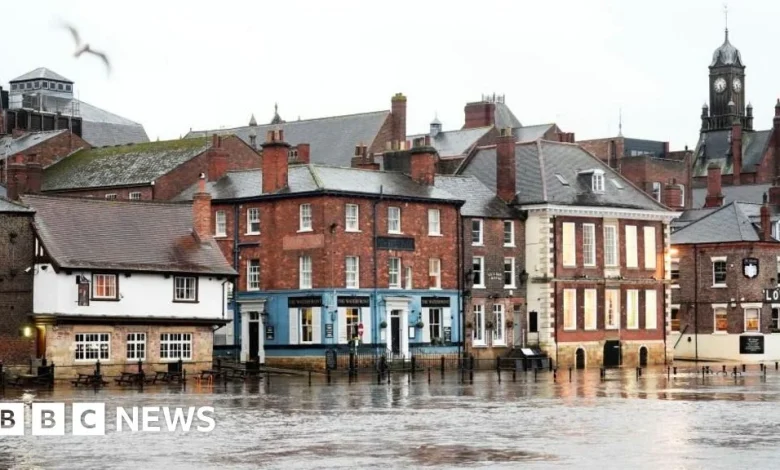 Storm Bram brings flooding and travel disruption to UK
