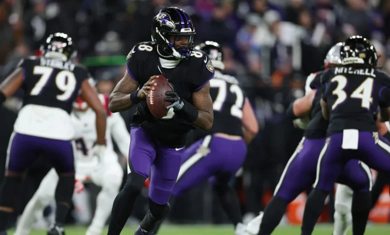 Sunday Night Football: Lamar Jackson questionable to return with back injury
