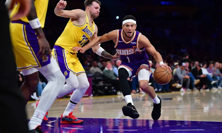 Suns star Devin Booker leaves game vs. Lakers early with groin injury