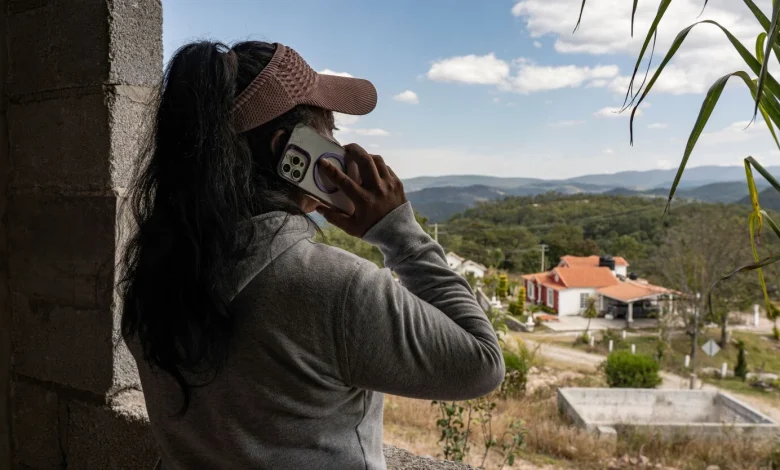 Swap-O-Rama ICE raid separated Chicago newlyweds. She self-deported to Mexico, he’s still in ICE detention