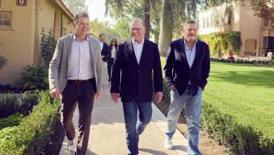 Ted Sarandos, Greg Peters Visit Warner Bros. Lot With David Zaslav