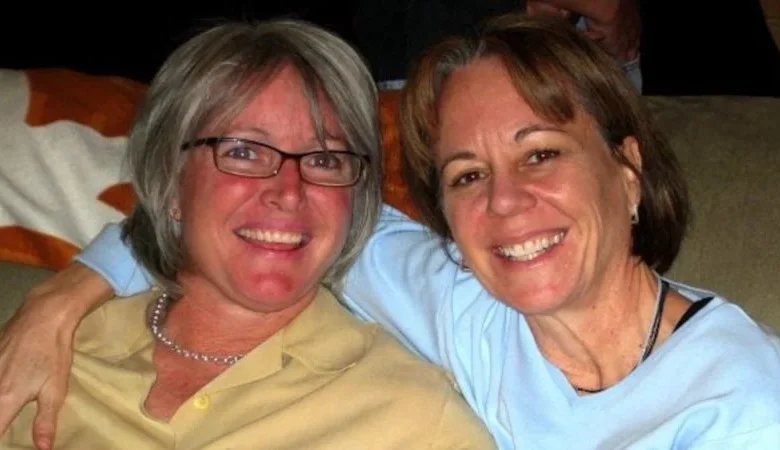 That Christmas she had completely given up on love. Then the house sitter showed up