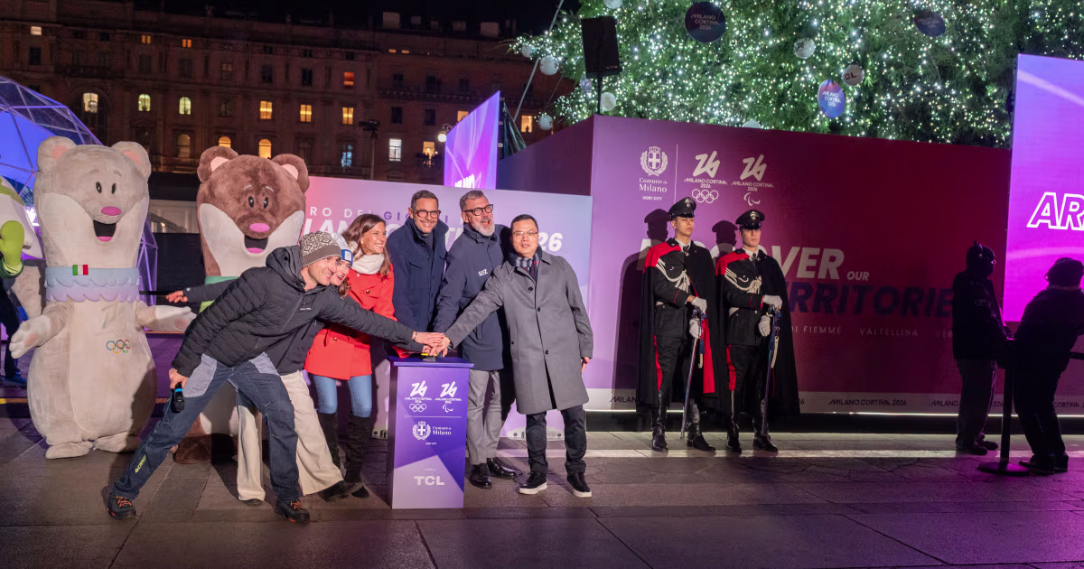 The magic of the Games illuminates Piazza del Duomo: with TCL, the Tree symbol of Milano Cortina 2026 is born