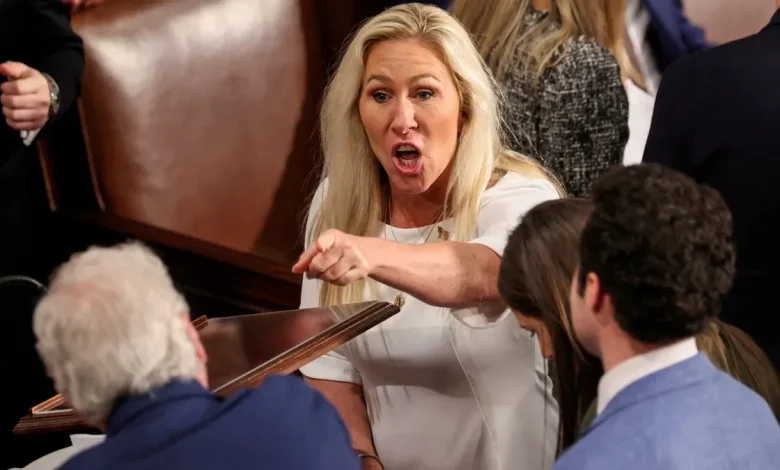 Threats, dysfunction and flying: Why quitting is all the rage in DC