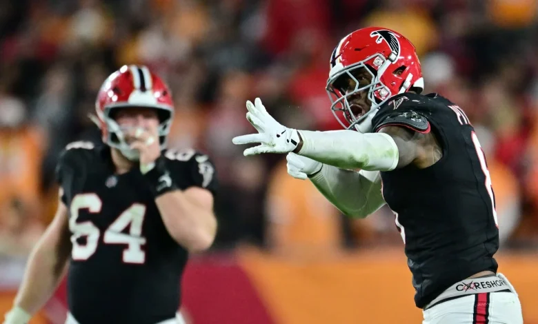 Thursday Night Football: Falcons upset Bucs 29-28 with last-play FG