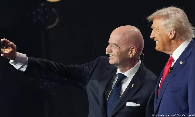 Too close to Trump? FIFA President Infantino under pressure – DW – 12/10/2025