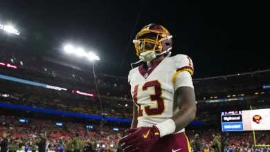 Treylon Burks outstanding one-handed catch gives Commanders 14-13 lead