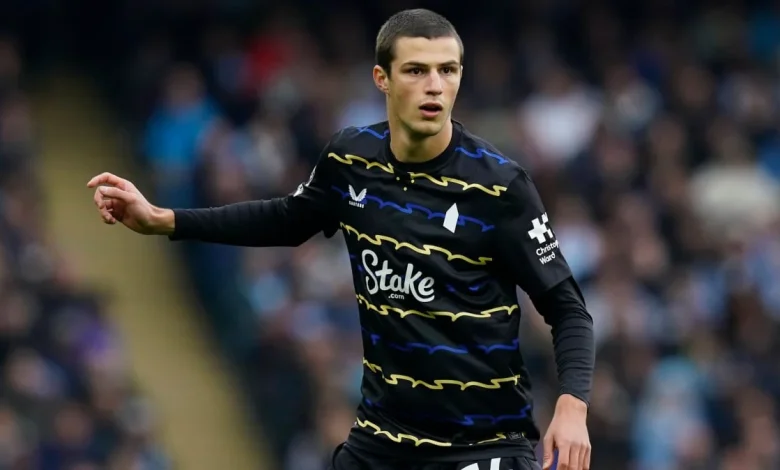 Trotz OP gut angekommen: Wie es Röhl bei Everton ergeht