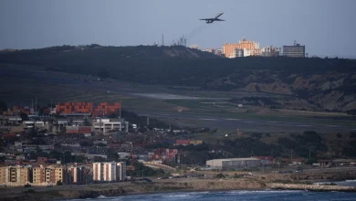 Trump Downplays Venezuelan Airspace Threat as US Mulls New Steps